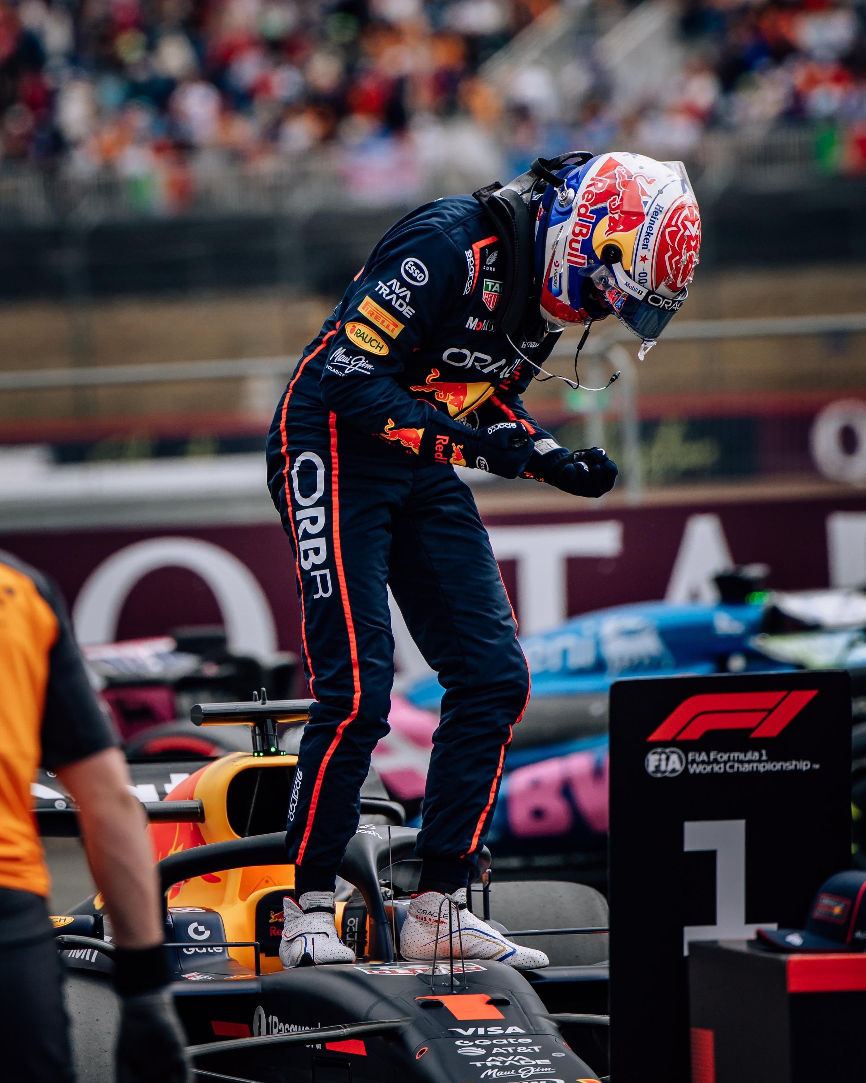 威廉姆斯力克红牛二队，维斯塔潘带队取胜