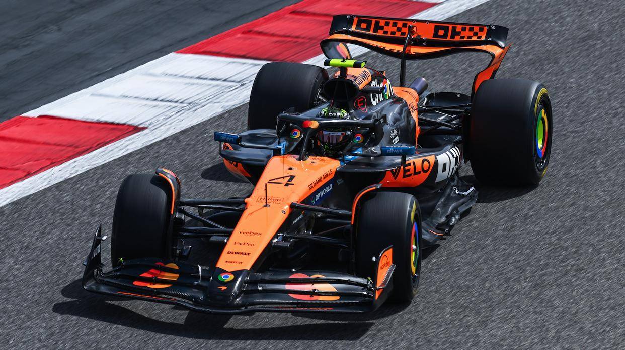 迈凯伦绝杀索伯车队，塞恩斯统治全场